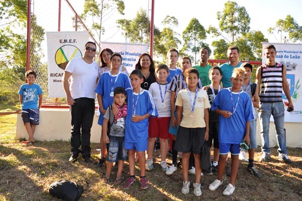 inauguracao-da-quadra-poliesportiva-da-escola-municipal-ricardo-porto