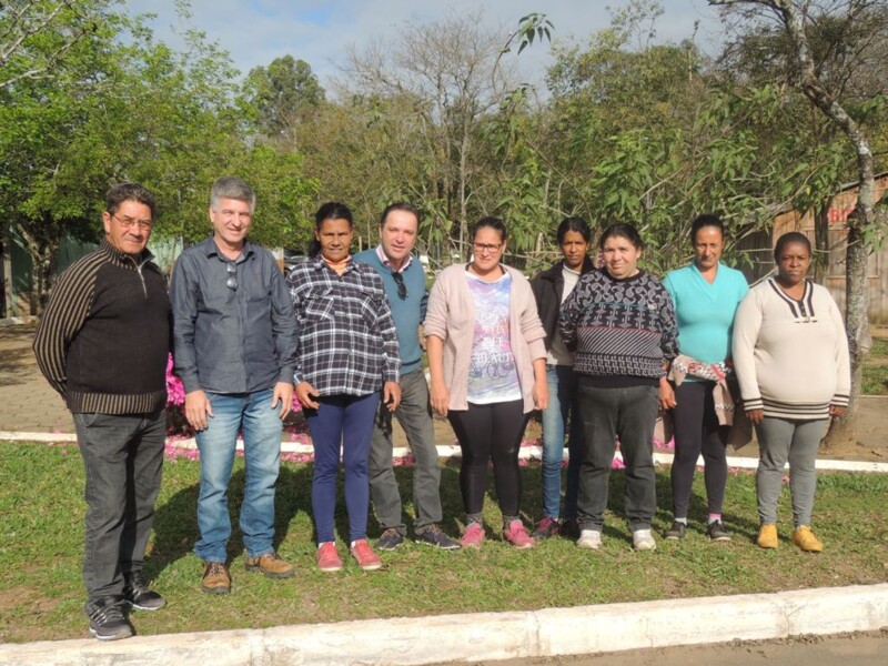 projeto-de-limpeza-urbana-e-jardinagem-tem-novas-participantes-em-minas-do-leao